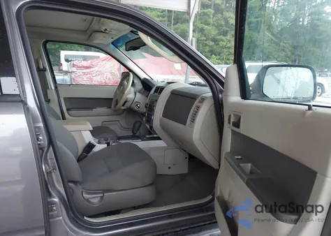 2009 Ford Escape Xlt z USA, uszkodzony, nr VIN 1FMCU03789KA33979